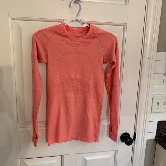 Lululemon Run: Swiftly Tech Long Sleeve Flare 45315 - Picture 6 of 15